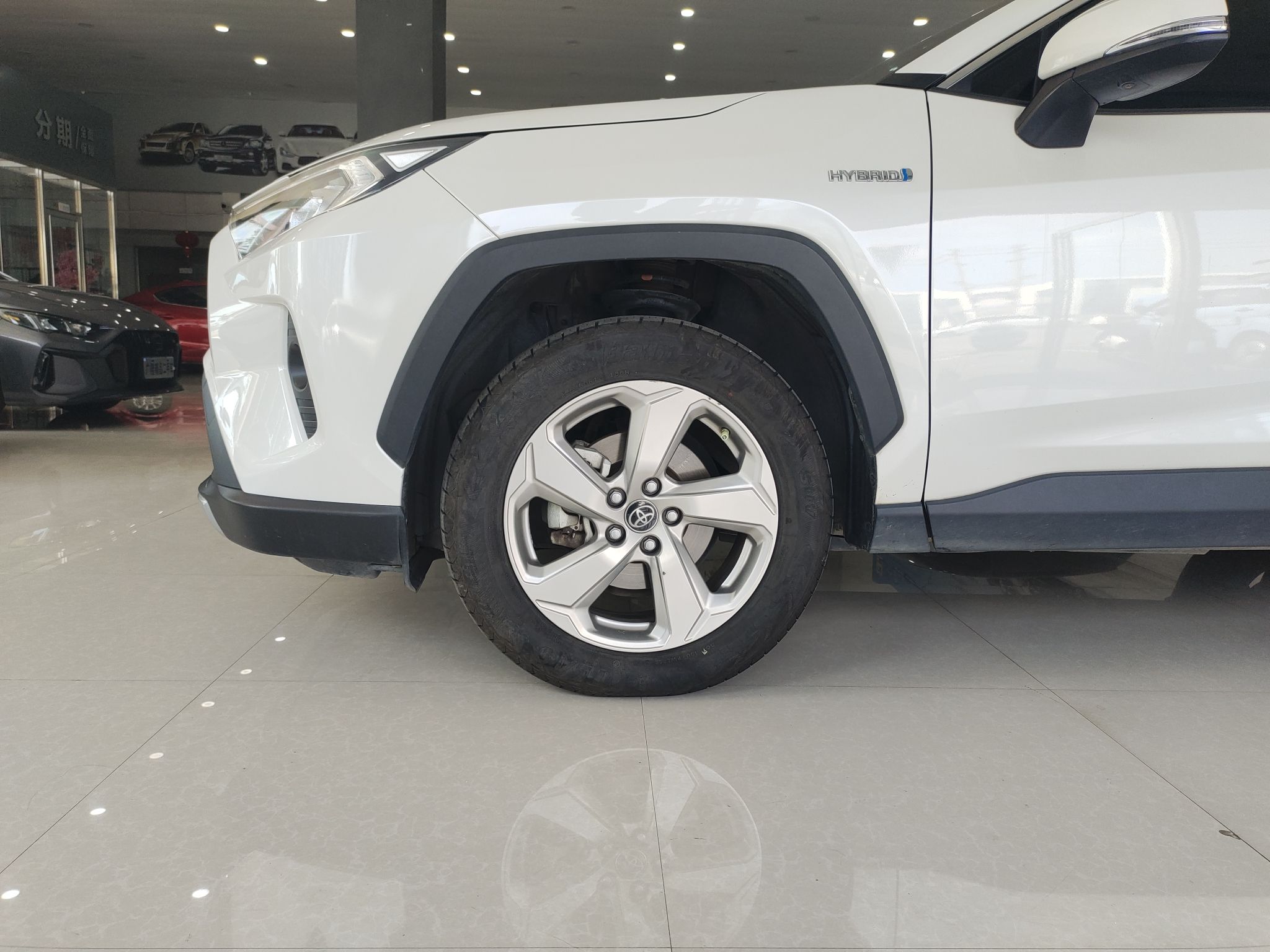 丰田 RAV4 2020款 双擎  2.5L E-CVT两驱精英版