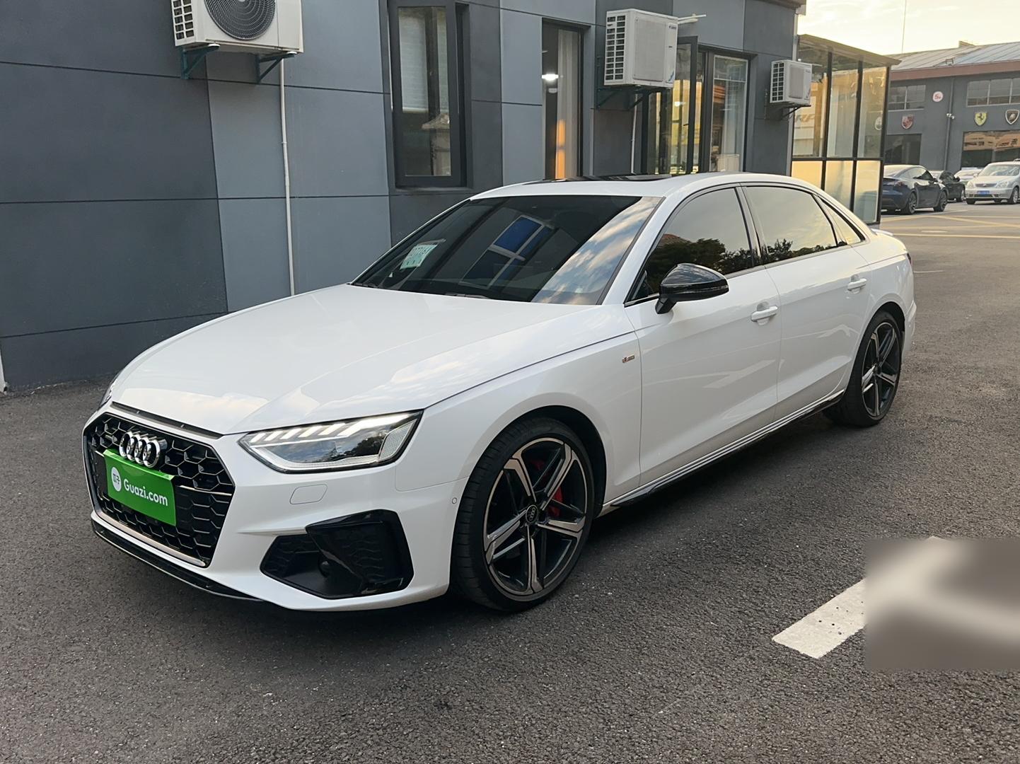 奥迪A4L 2022款 45 TFSI quattro 臻选动感型