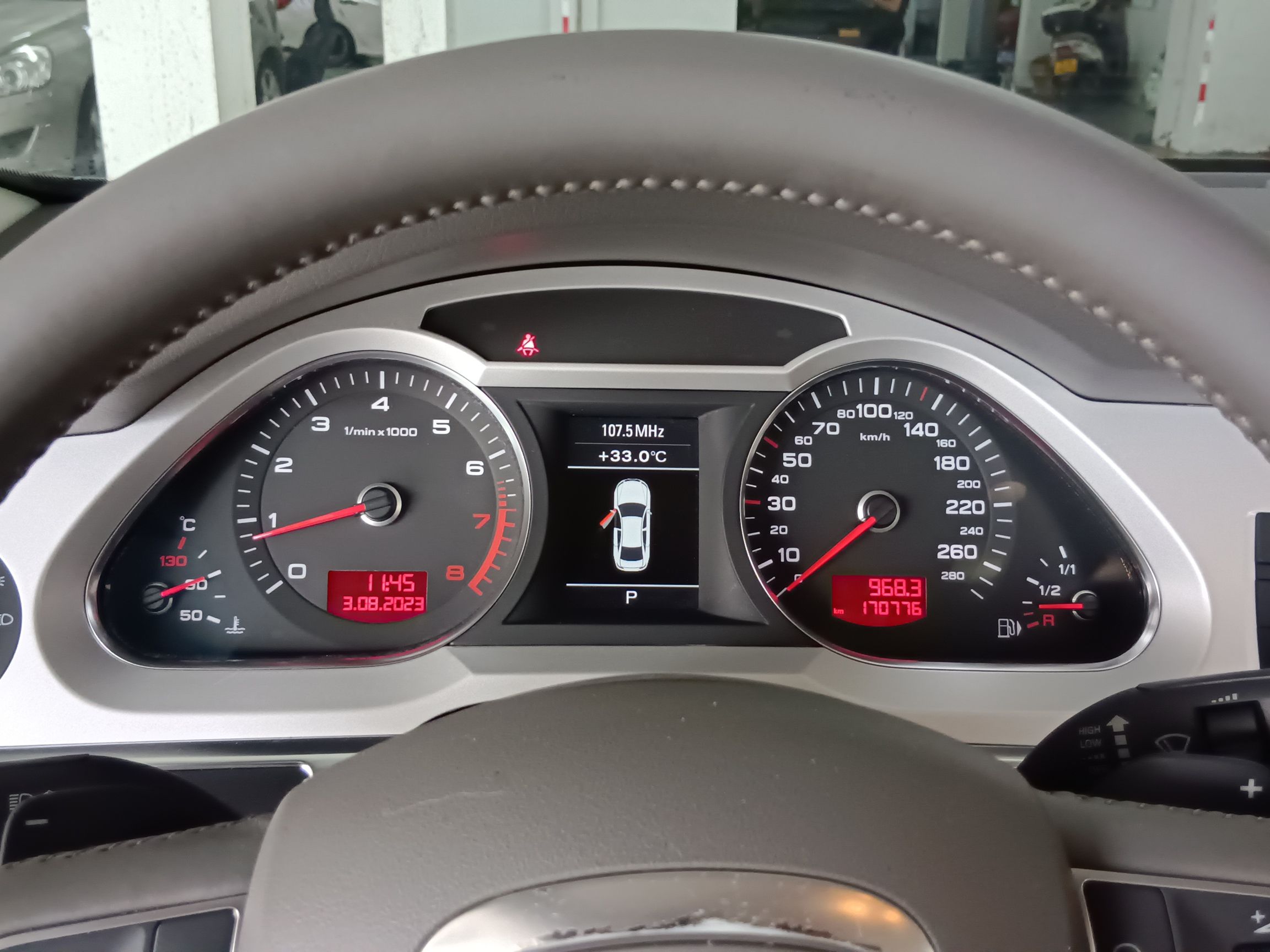 奥迪A6L 2011款 2.0 TFSI 自动标准型