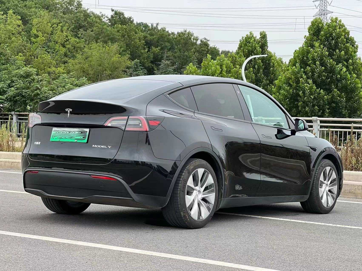 特斯拉 Model Y 2021款 改款 长续航全轮驱动版 3D5