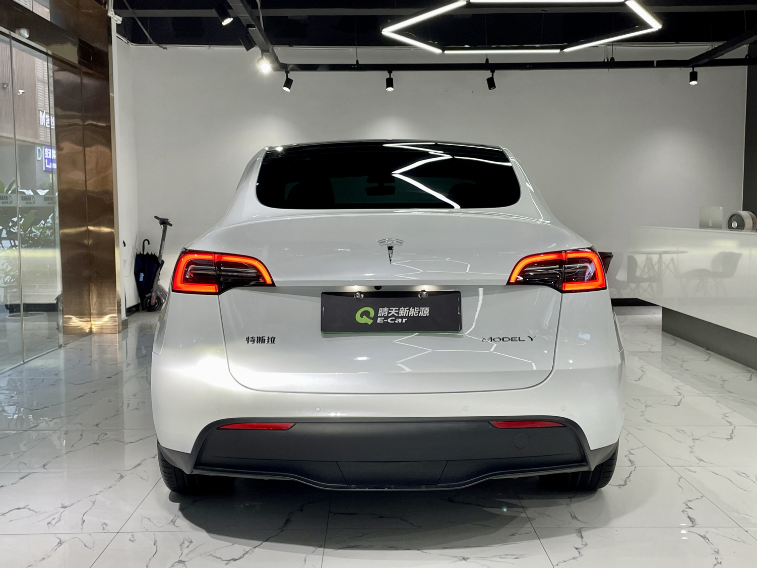 特斯拉 Model Y 2021款 标准续航后驱版