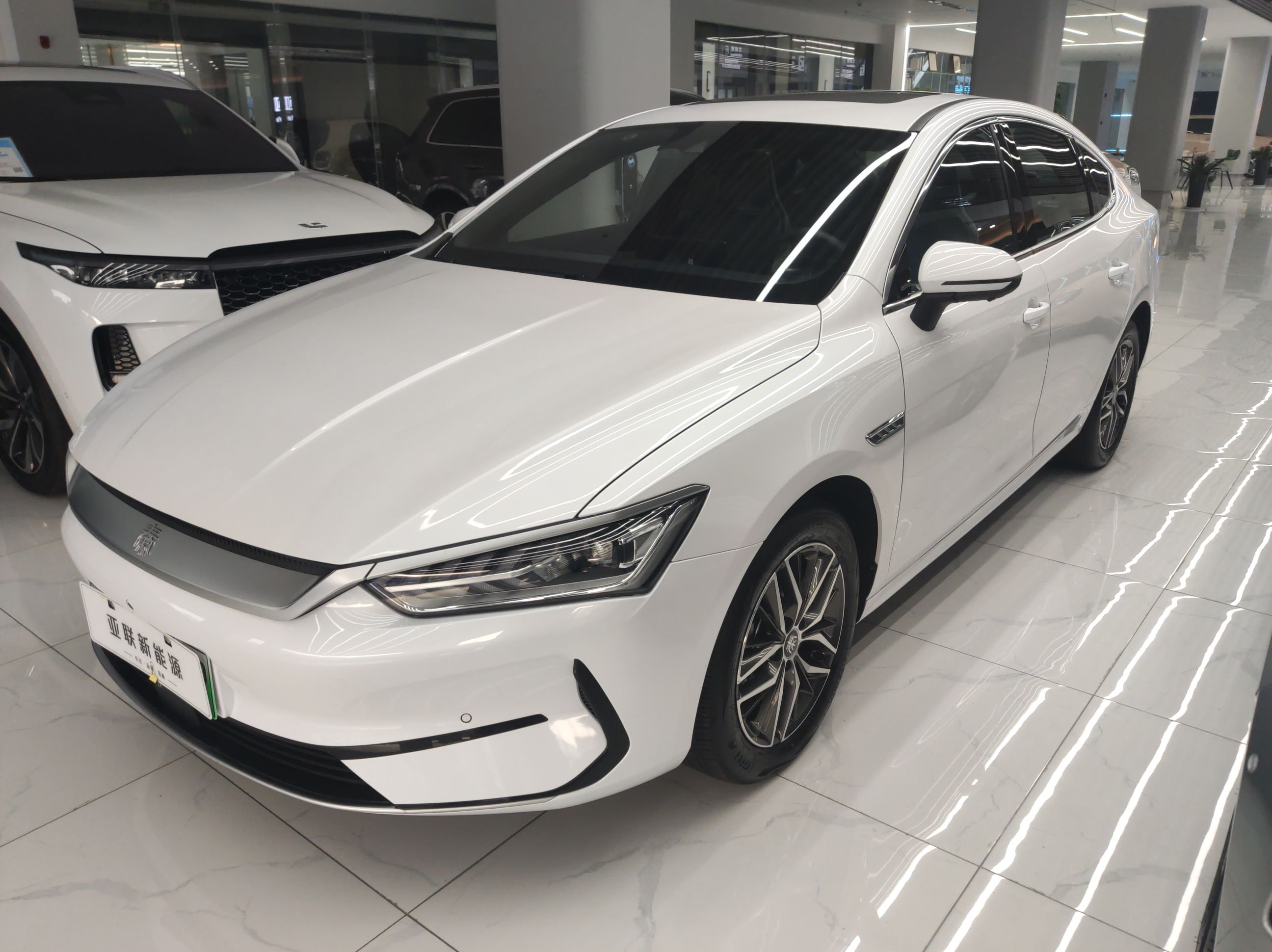 比亚迪 秦PLUS 2021款 EV 500KM 尊贵型