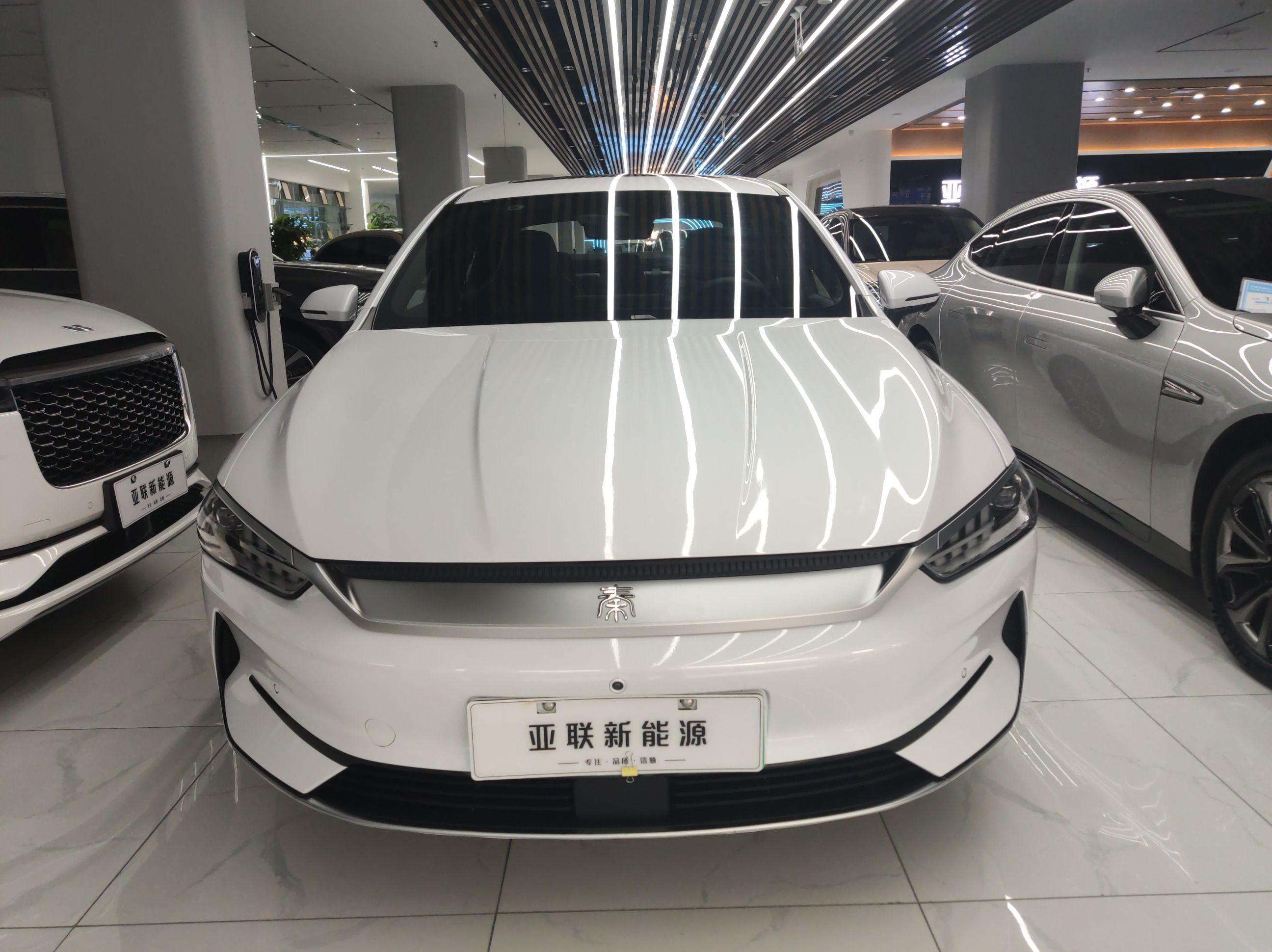 比亚迪 秦PLUS 2021款 EV 500KM 尊贵型