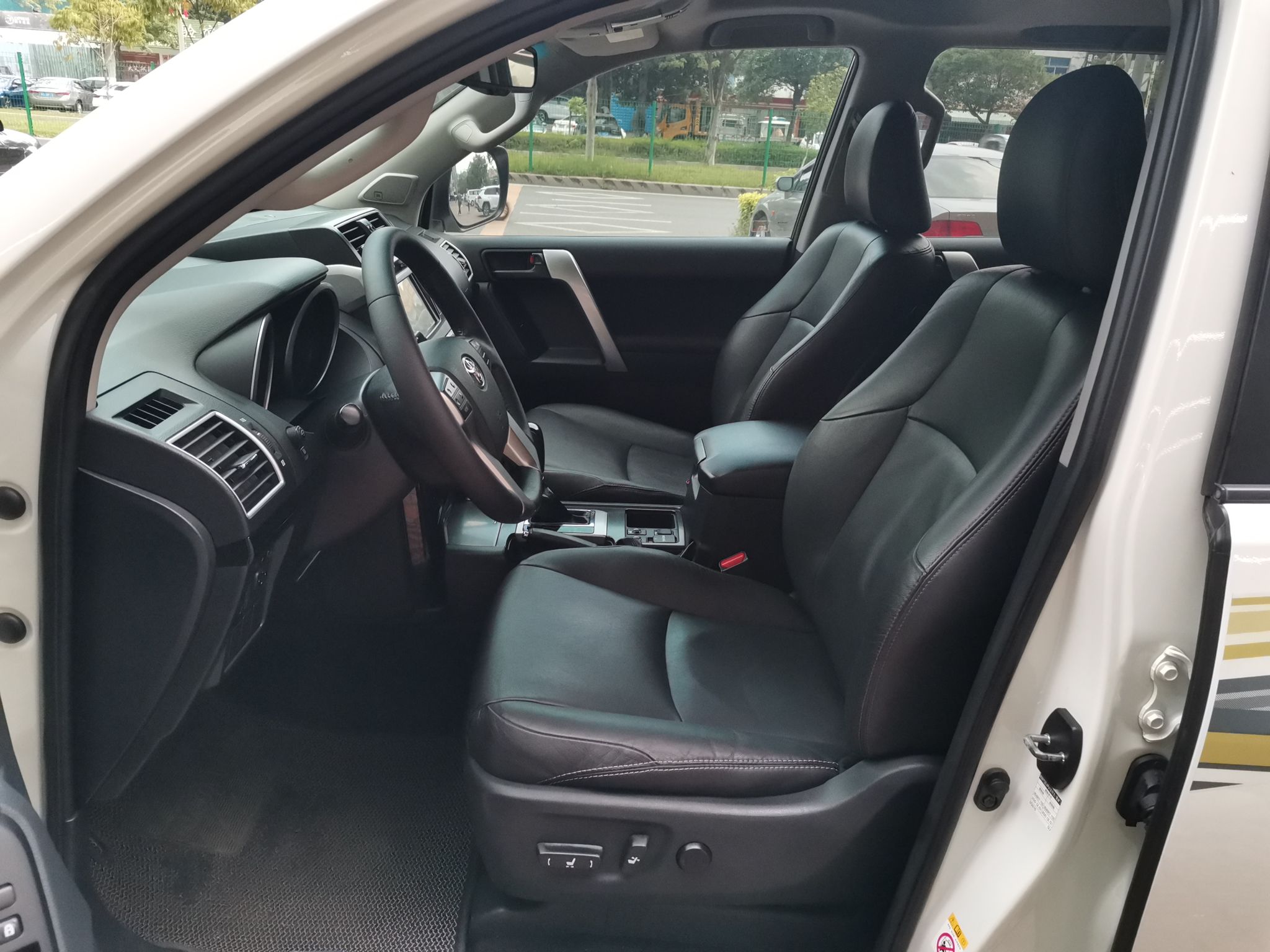 丰田 普拉多 2016款 2.7L 自动豪华版