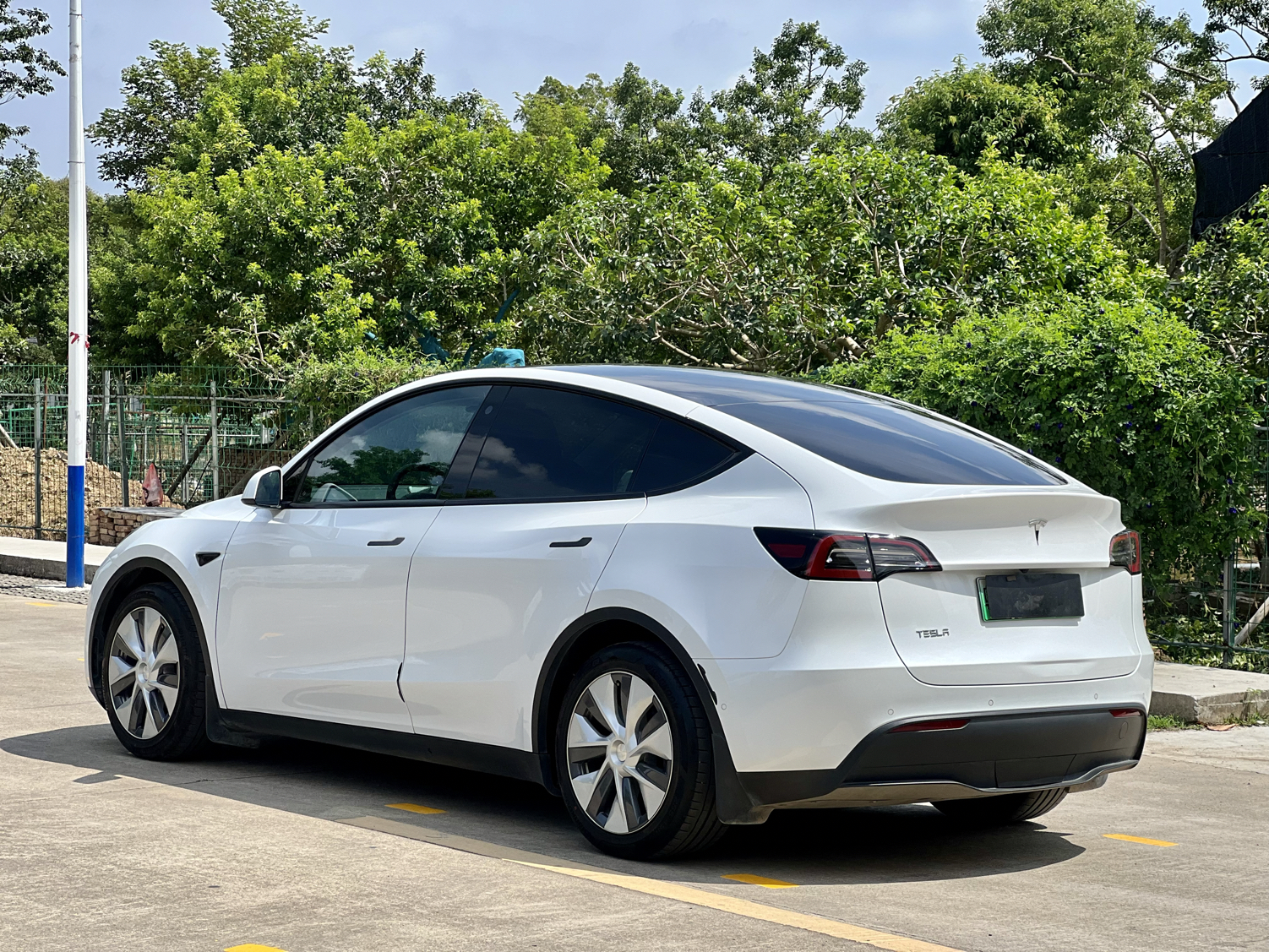 特斯拉 Model Y 2021款 标准续航后驱版