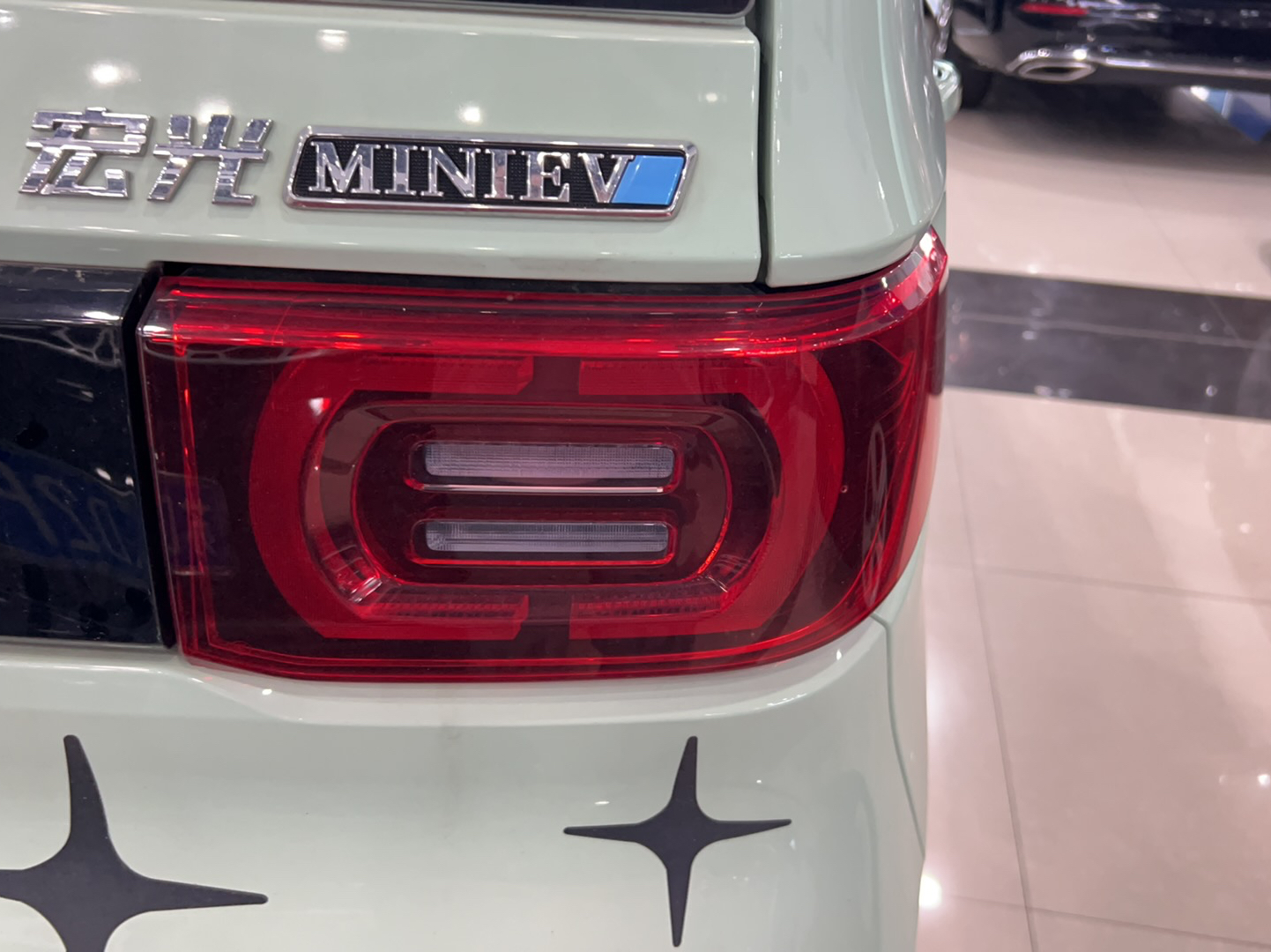 五菱汽车 宏光MINI EV 2021款 马卡龙时尚款 磷酸铁锂