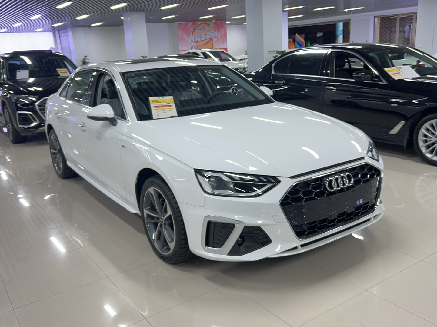 奥迪A4L 2022款 40 TFSI 时尚动感型