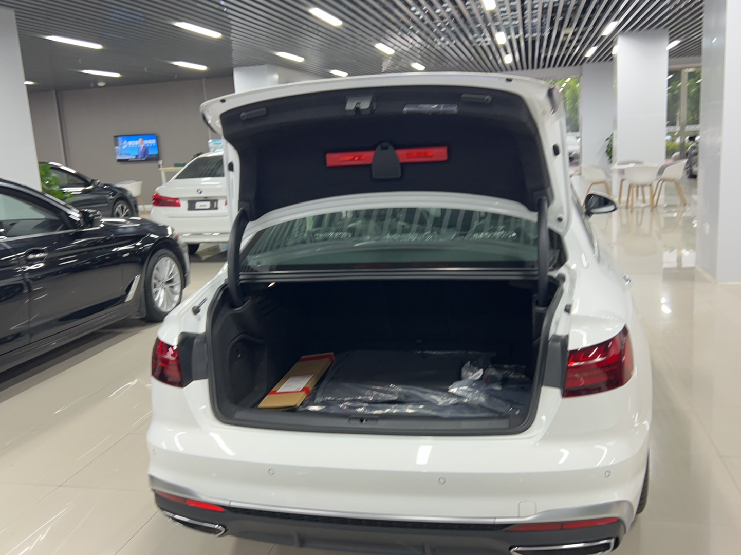 奥迪A4L 2022款 40 TFSI 时尚动感型