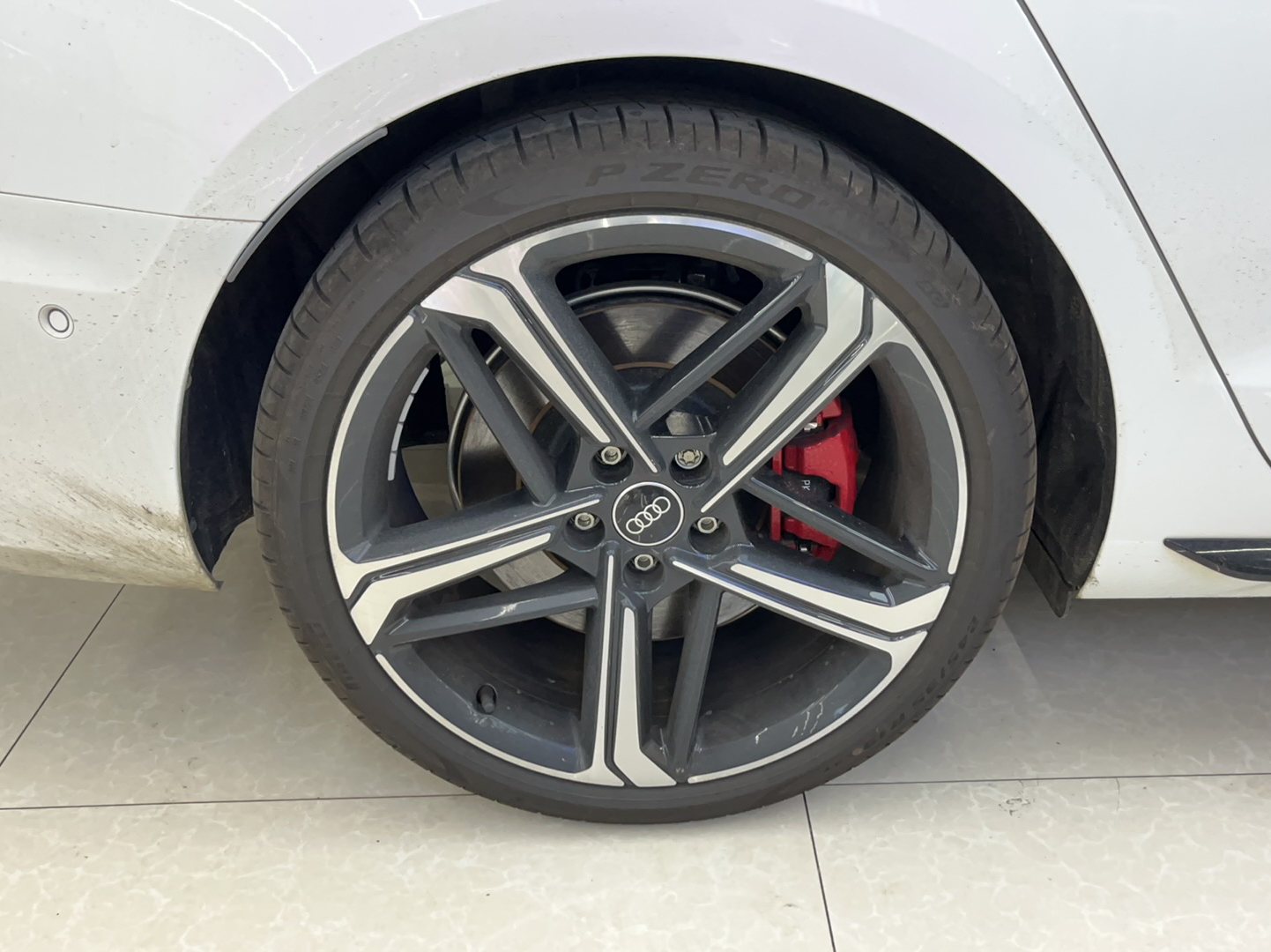 奥迪A4L 2022款 45 TFSI quattro 臻选动感型