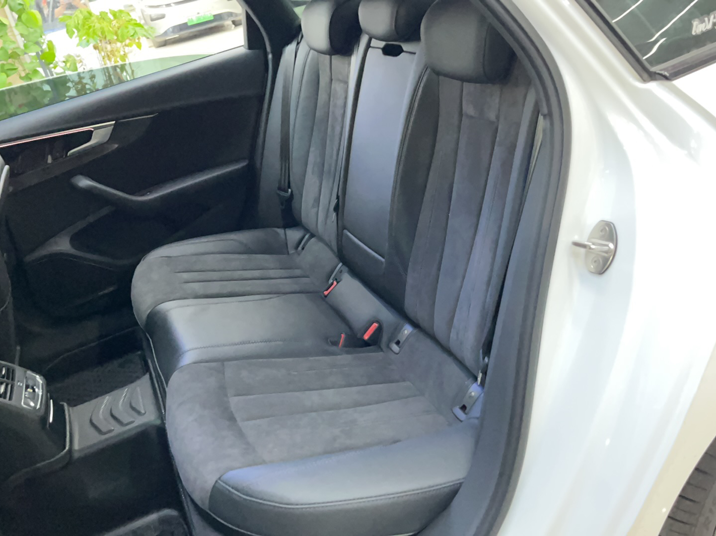 奥迪A4L 2022款 45 TFSI quattro 臻选动感型