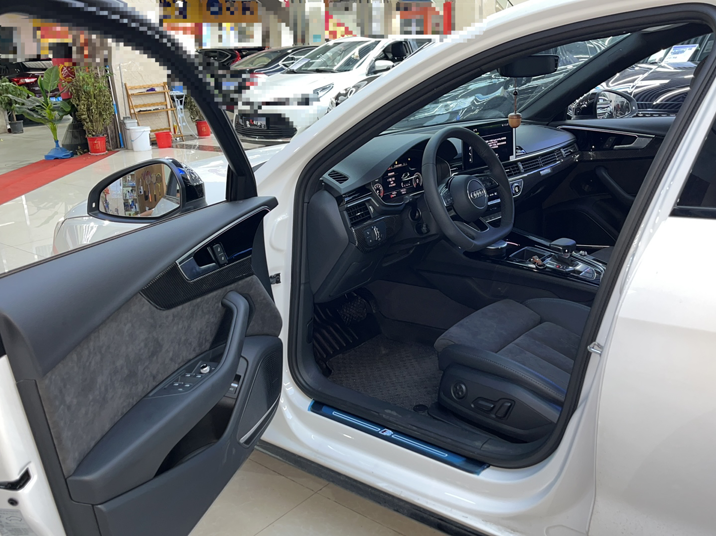 奥迪A4L 2022款 45 TFSI quattro 臻选动感型