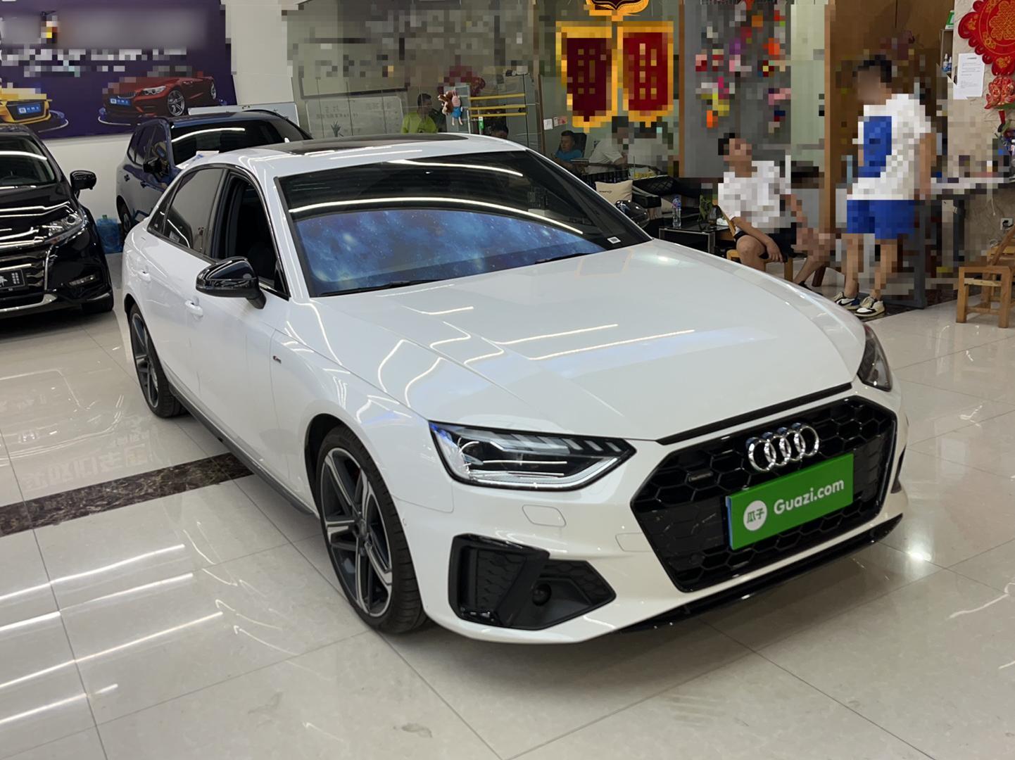 奥迪A4L 2022款 45 TFSI quattro 臻选动感型