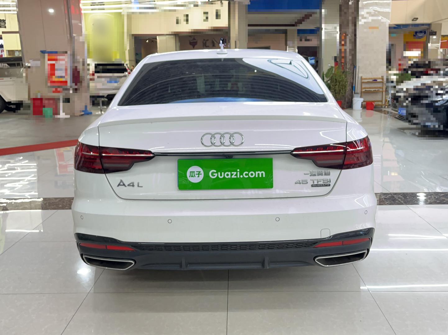 奥迪A4L 2022款 45 TFSI quattro 臻选动感型