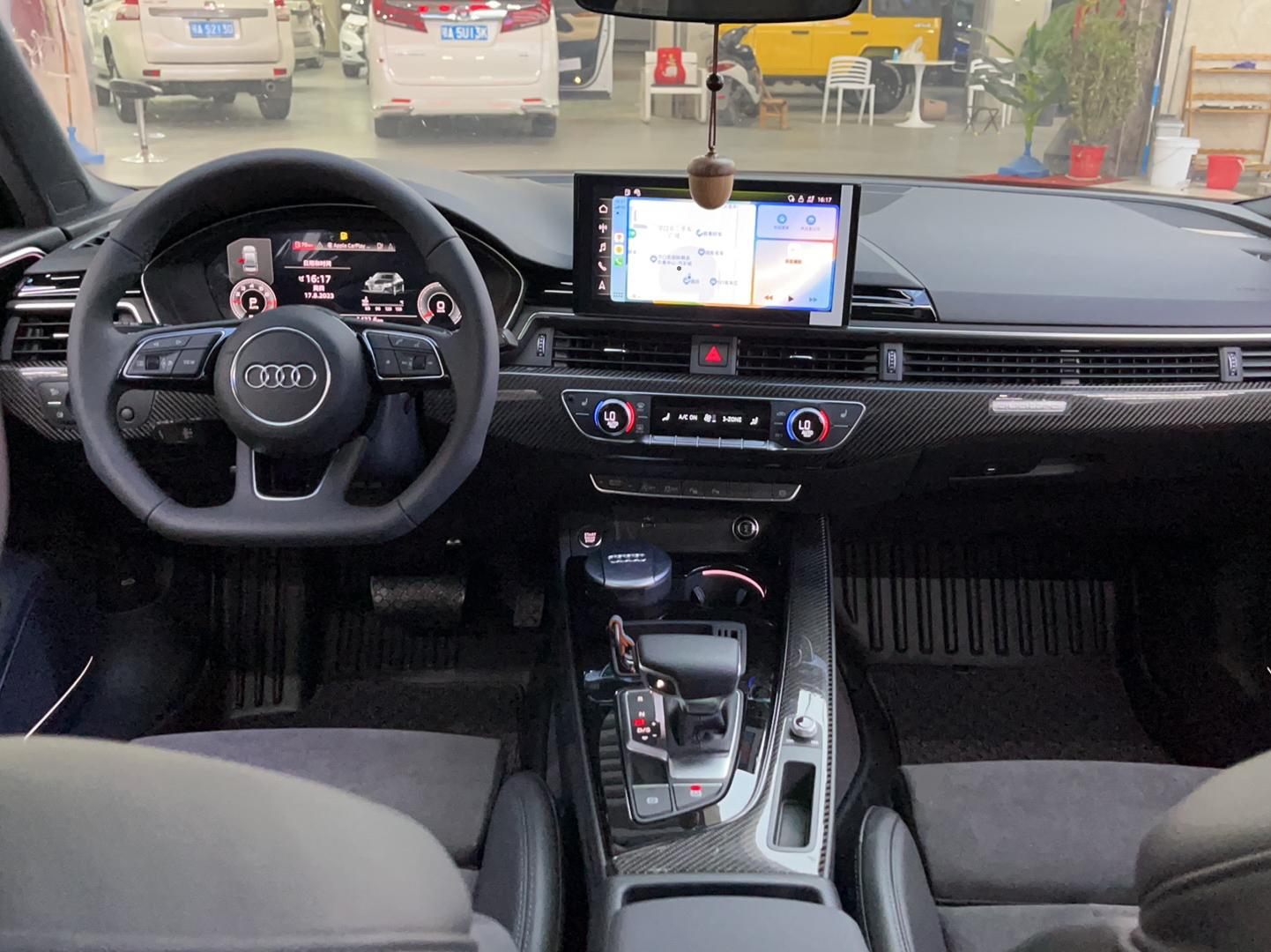 奥迪A4L 2022款 45 TFSI quattro 臻选动感型