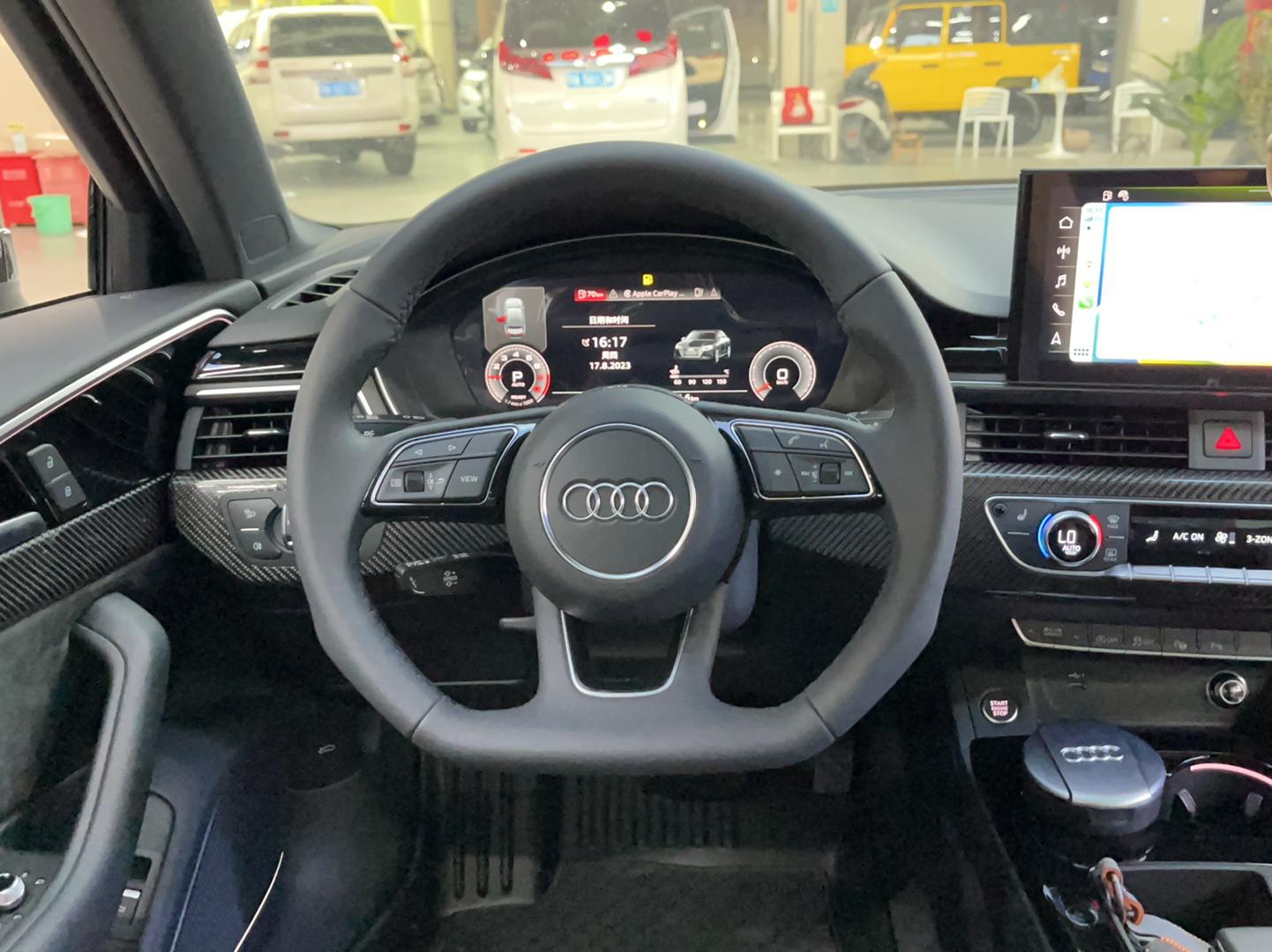 奥迪A4L 2022款 45 TFSI quattro 臻选动感型