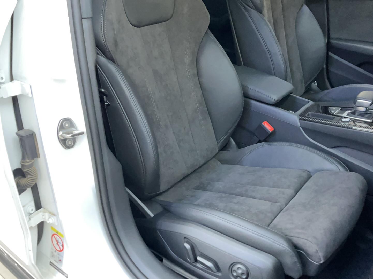 奥迪A4L 2022款 45 TFSI quattro 臻选动感型