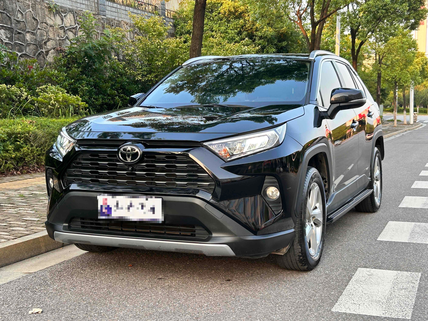 丰田 RAV4 2020款 2.0L CVT两驱风尚版