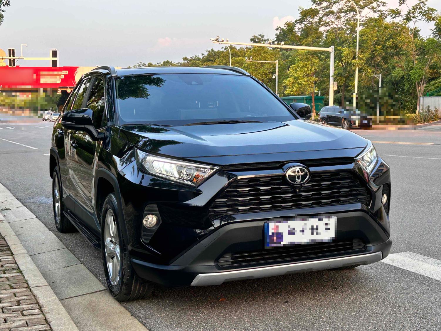 丰田 RAV4 2020款 2.0L CVT两驱风尚版