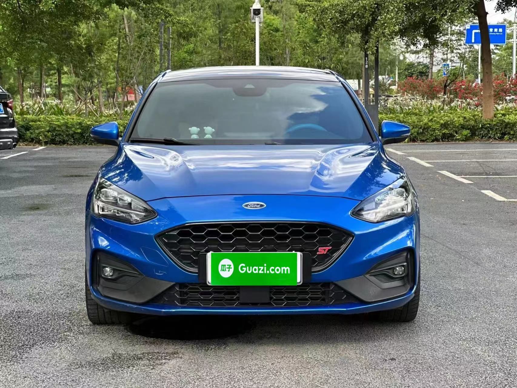 福特 福克斯 2021款 三厢 EcoBoost 180 自动ST Line