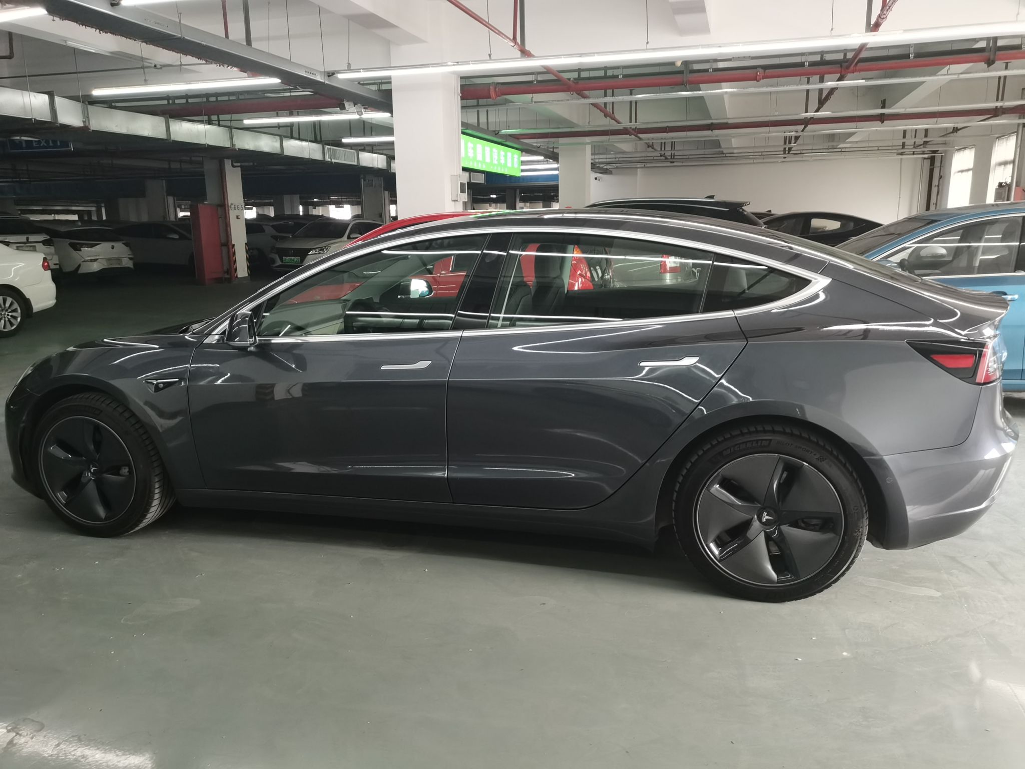 特斯拉 Model 3 2019款 标准续航后驱升级版