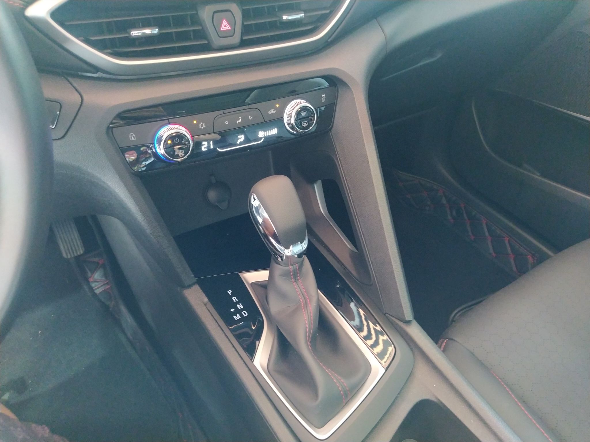 雪佛兰 沃兰多 2020款 轻混 Redline 530T 自动纵享版（5+2款）