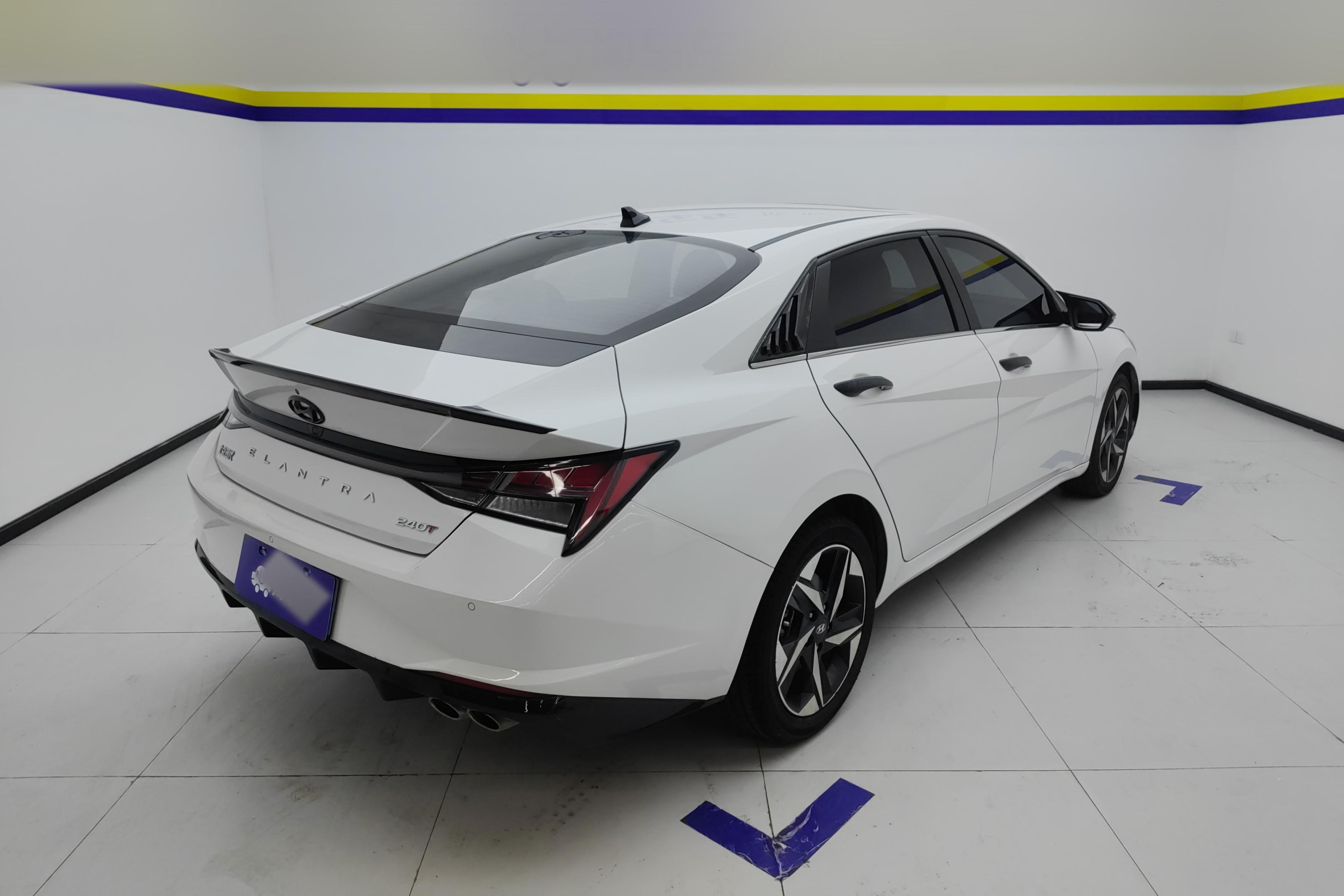 现代 伊兰特 2021款 240TGDi DCT LUX尊贵版