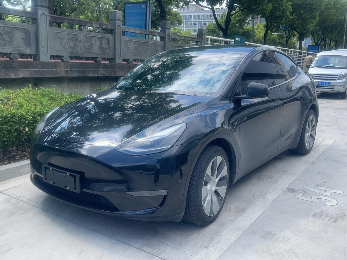 特斯拉 Model Y 2021款 长续航全轮驱动版