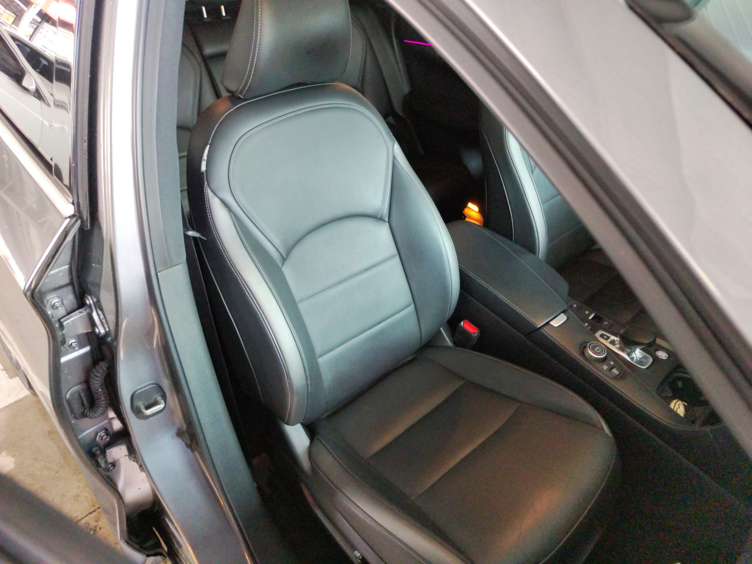 英菲尼迪QX50 2018款 2.0T 四驱菁英版