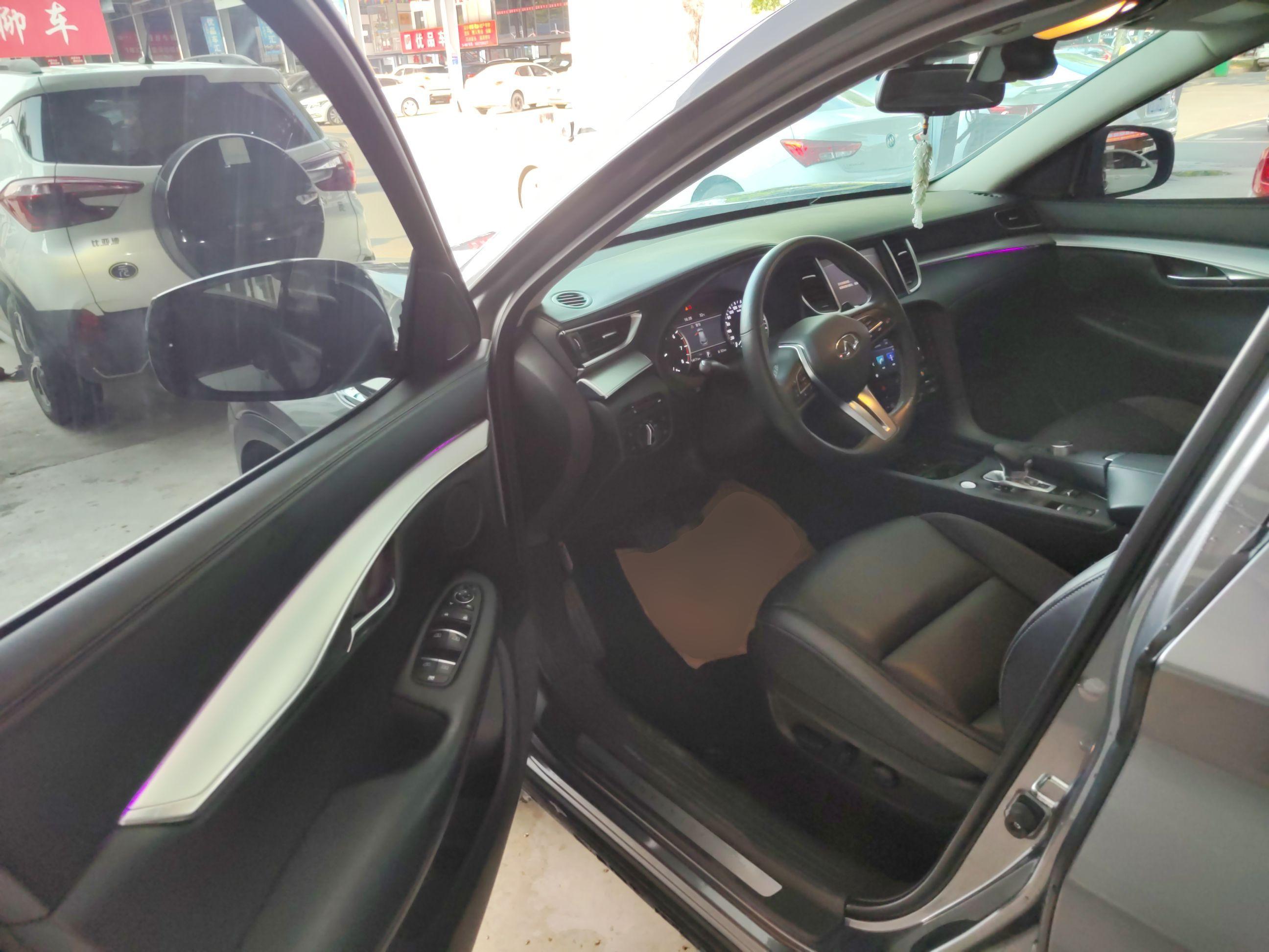 英菲尼迪QX50 2018款 2.0T 四驱菁英版