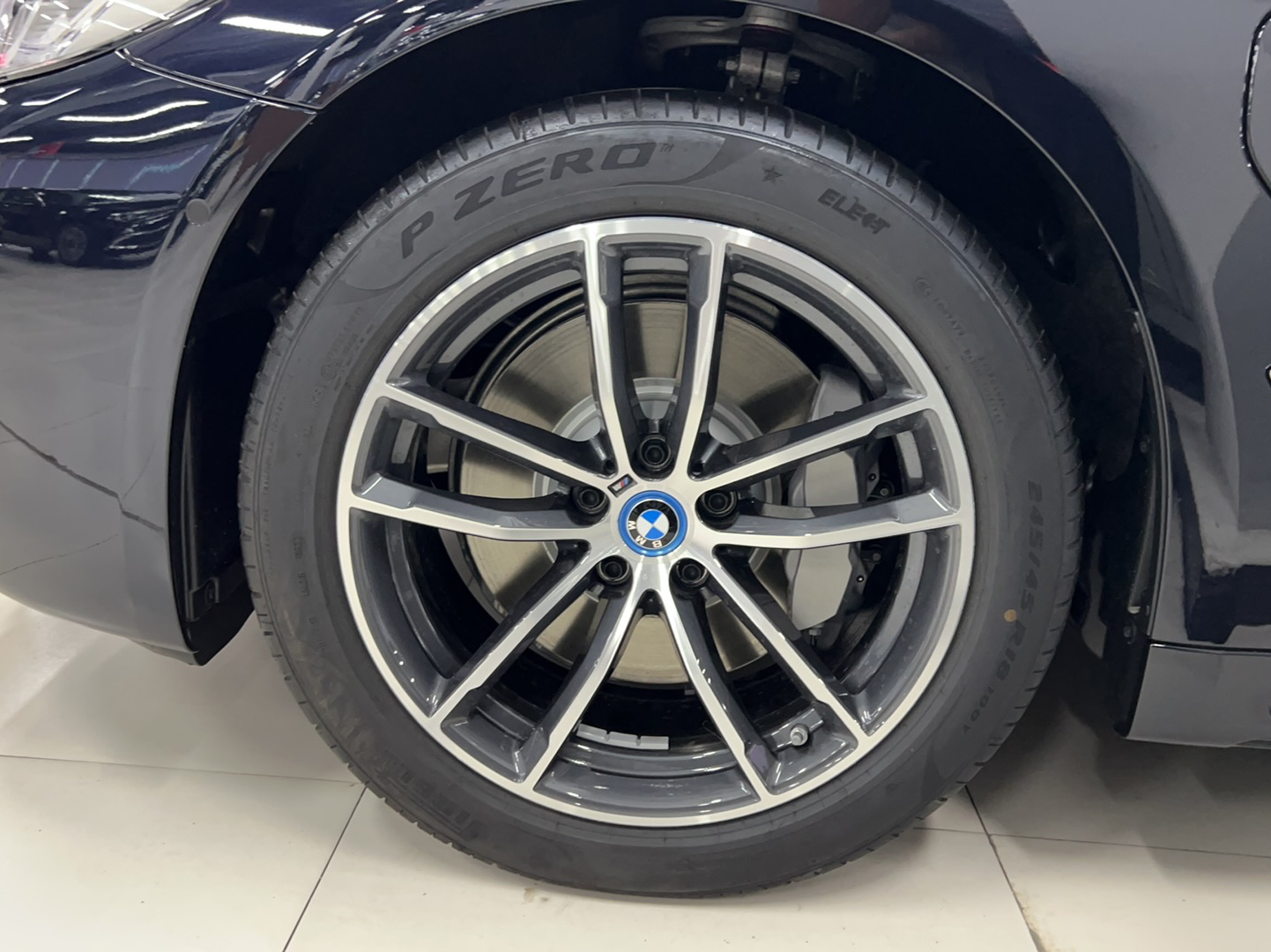 宝马5系新能源 2022款 改款三 535Le 先锋版M运动套装