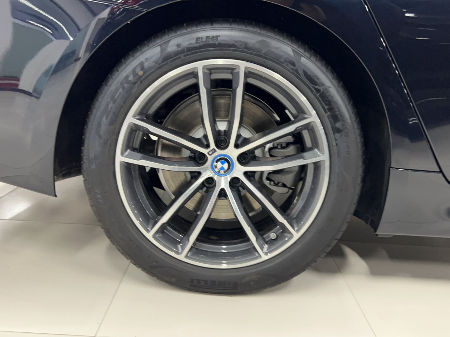 宝马5系新能源 2022款 改款三 535Le 先锋版M运动套装