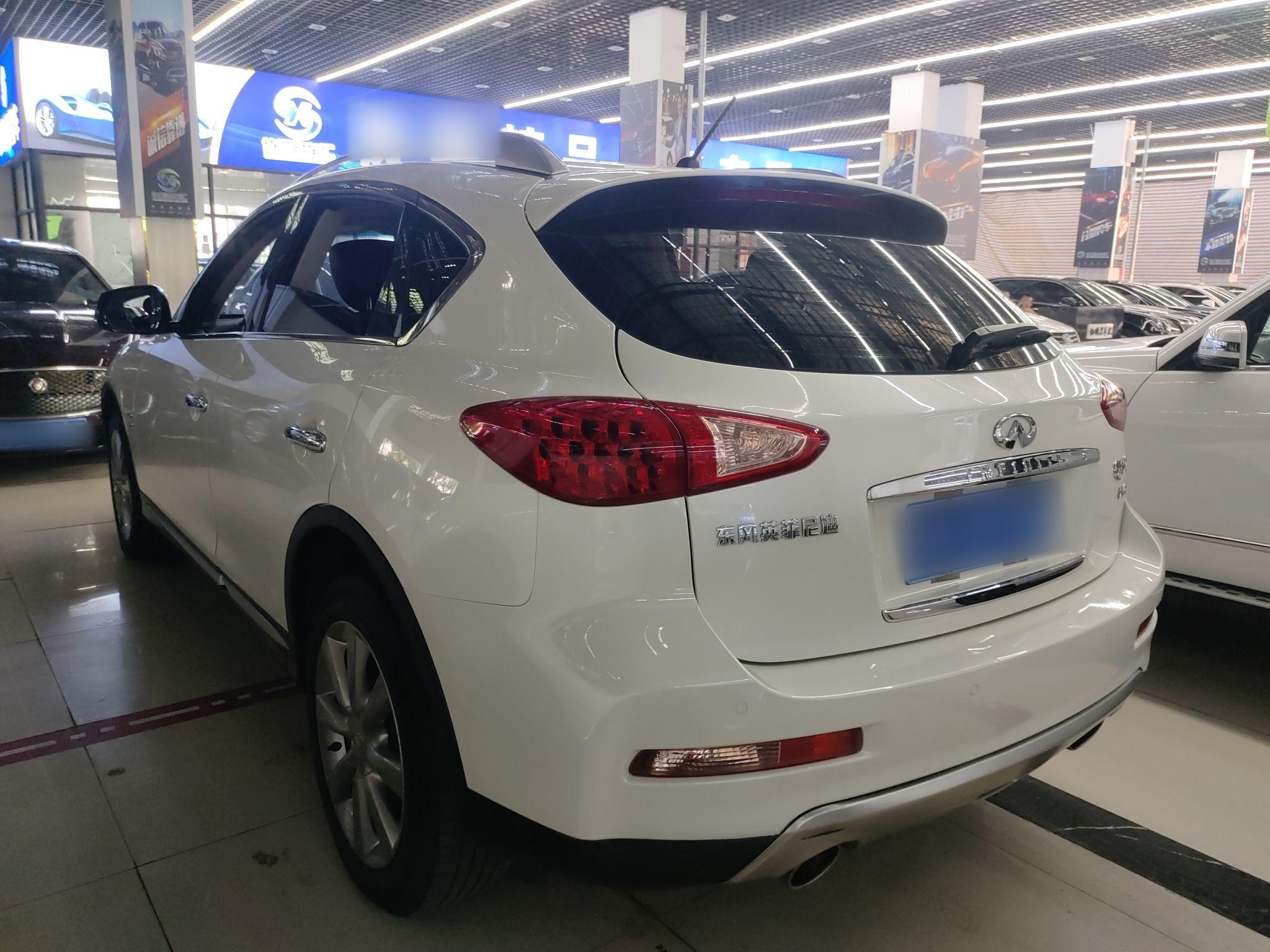 英菲尼迪QX50 2015款 2.5L 舒适版