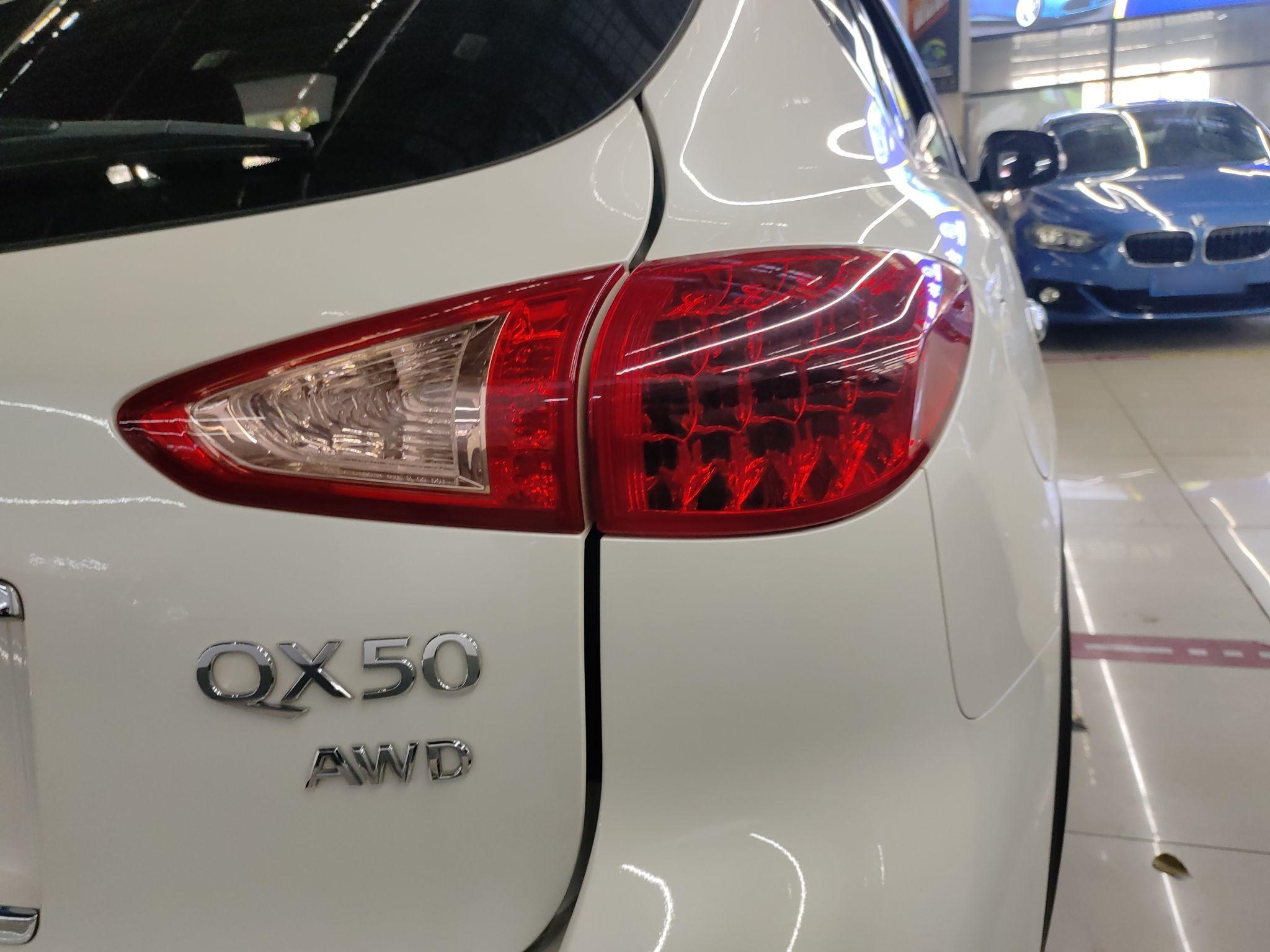 英菲尼迪QX50 2015款 2.5L 舒适版