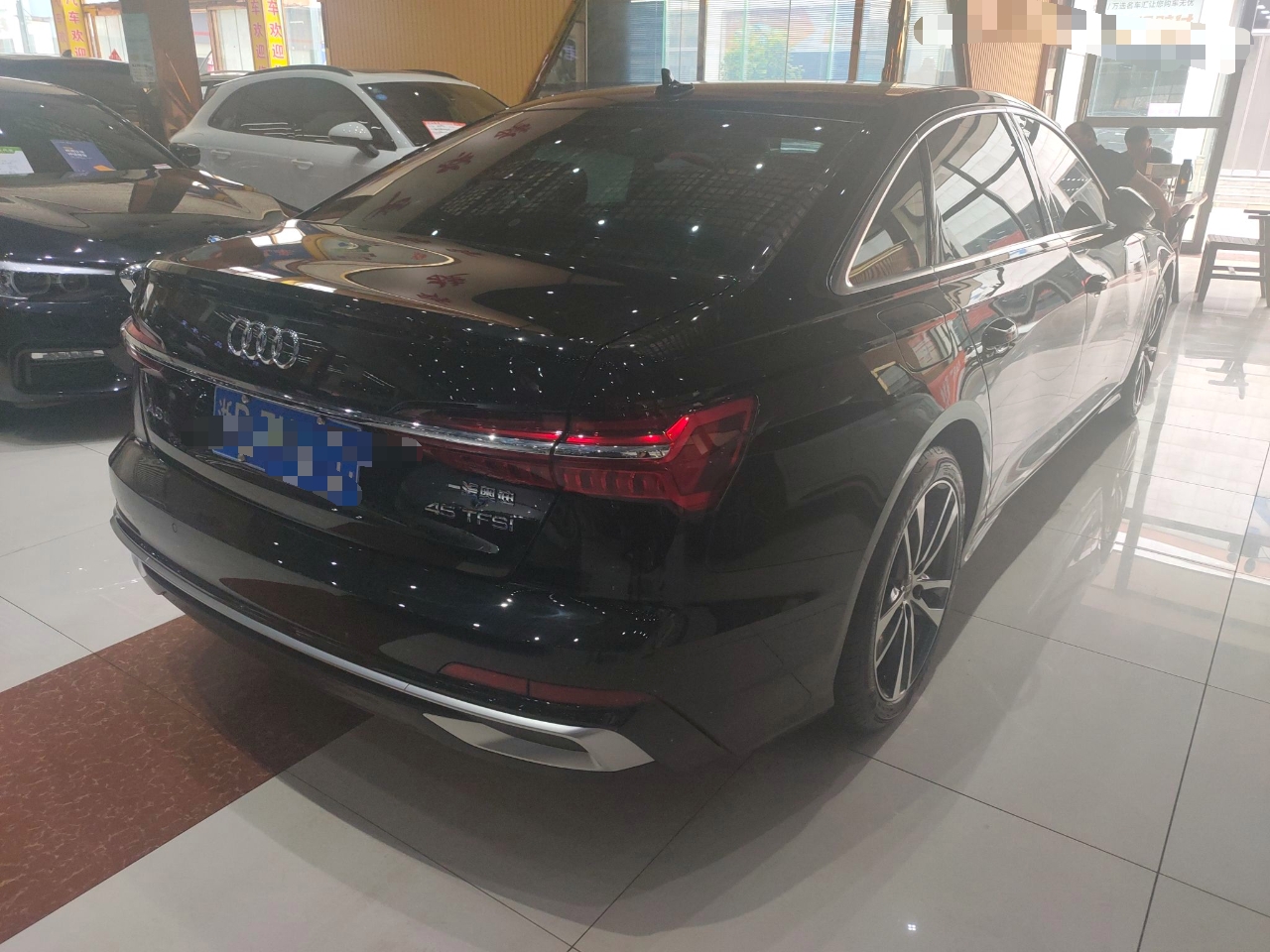 奥迪A6L 2023款 45 TFSI 臻选动感型