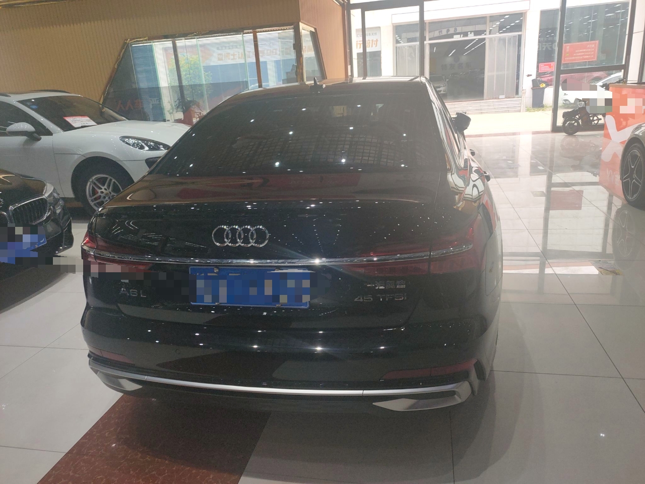 奥迪A6L 2023款 45 TFSI 臻选动感型