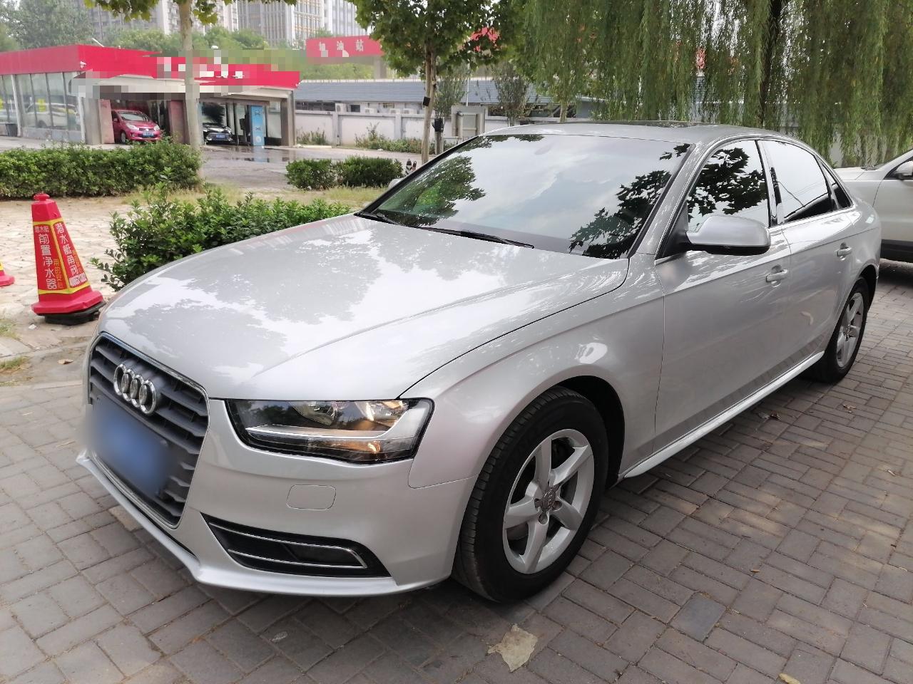 奥迪A4L 2013款 30 TFSI 自动舒适型