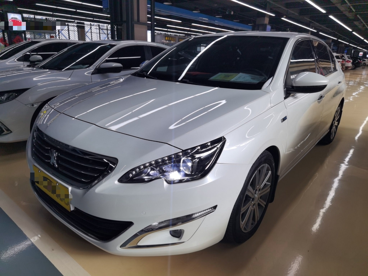 标致408 2014款 1.6T 自动至尊版