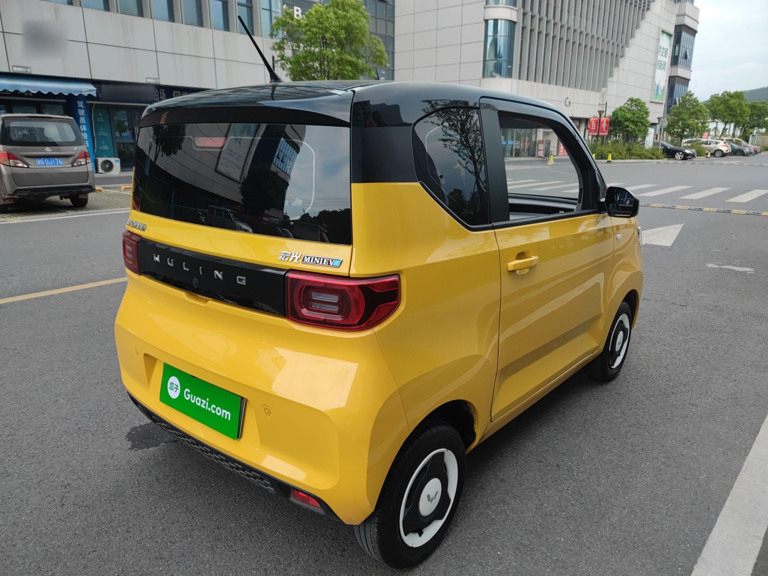 五菱汽车 宏光MINI EV 2021款 马卡龙时尚款 三元锂