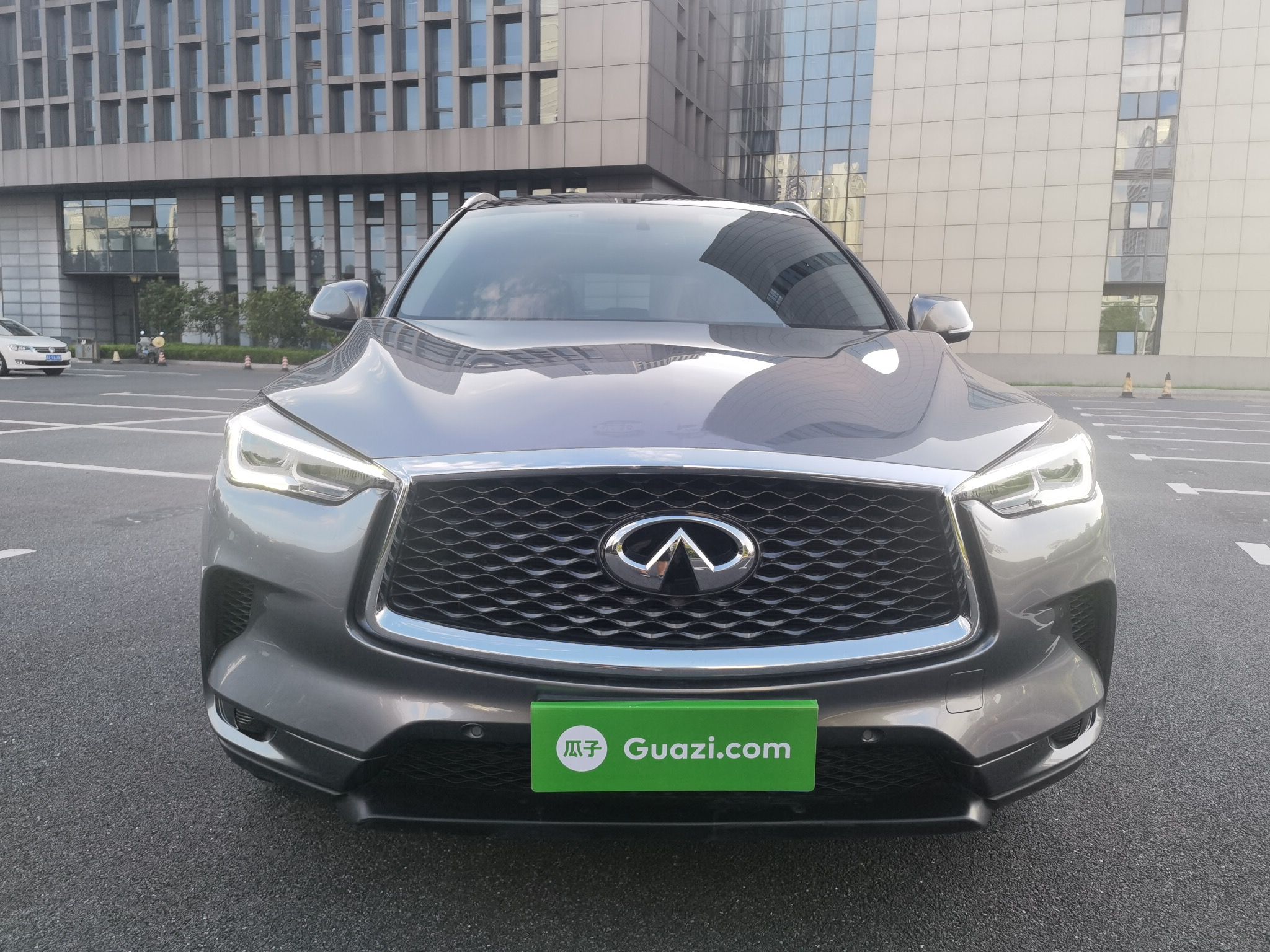 英菲尼迪QX50 2020款 改款 2.0T 两驱时尚版