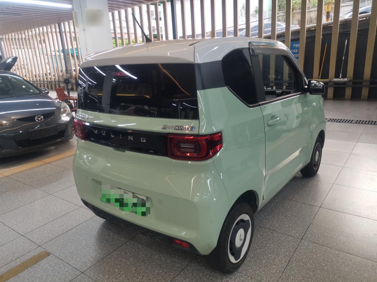 五菱汽车 宏光MINI EV 2021款 马卡龙时尚款 磷酸铁锂