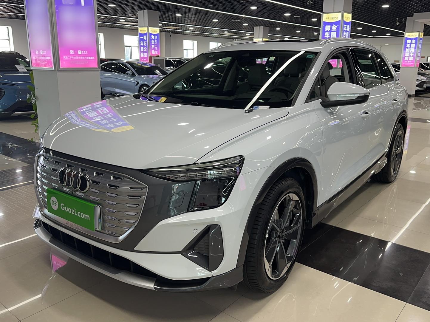 奥迪Q5 e-tron 2022款 40 e-tron 星耀型 锦衣套装