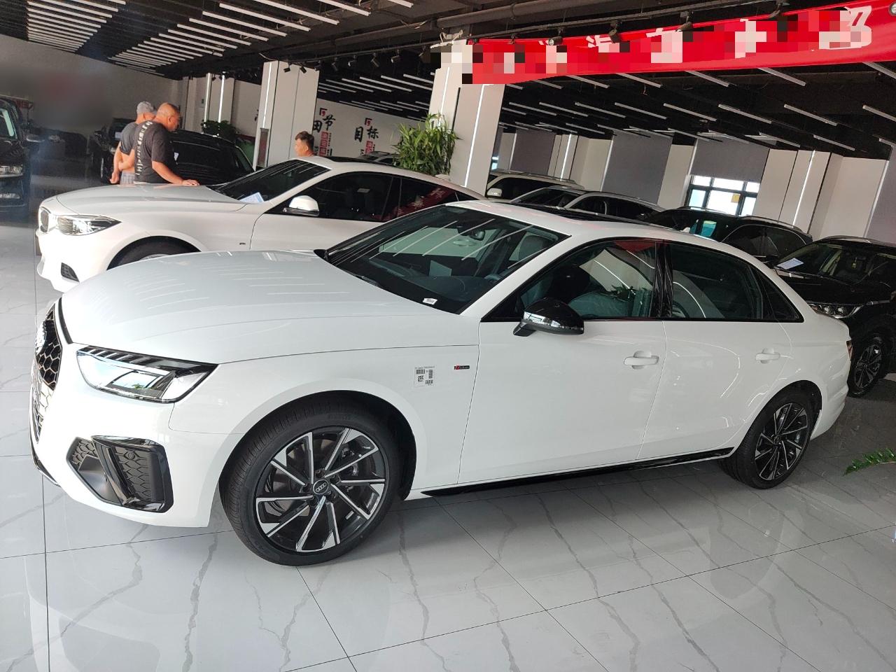 奥迪A4L 2023款 40 TFSI 豪华动感型