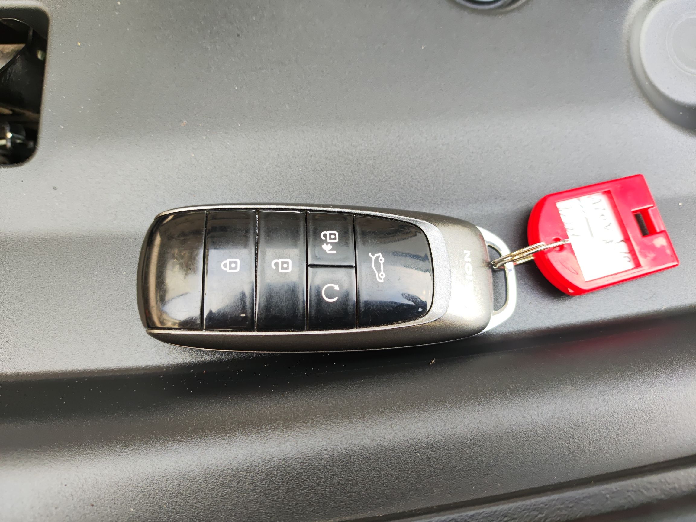 广汽埃安 AION Y 2022款 70 畅享版 磷酸铁锂