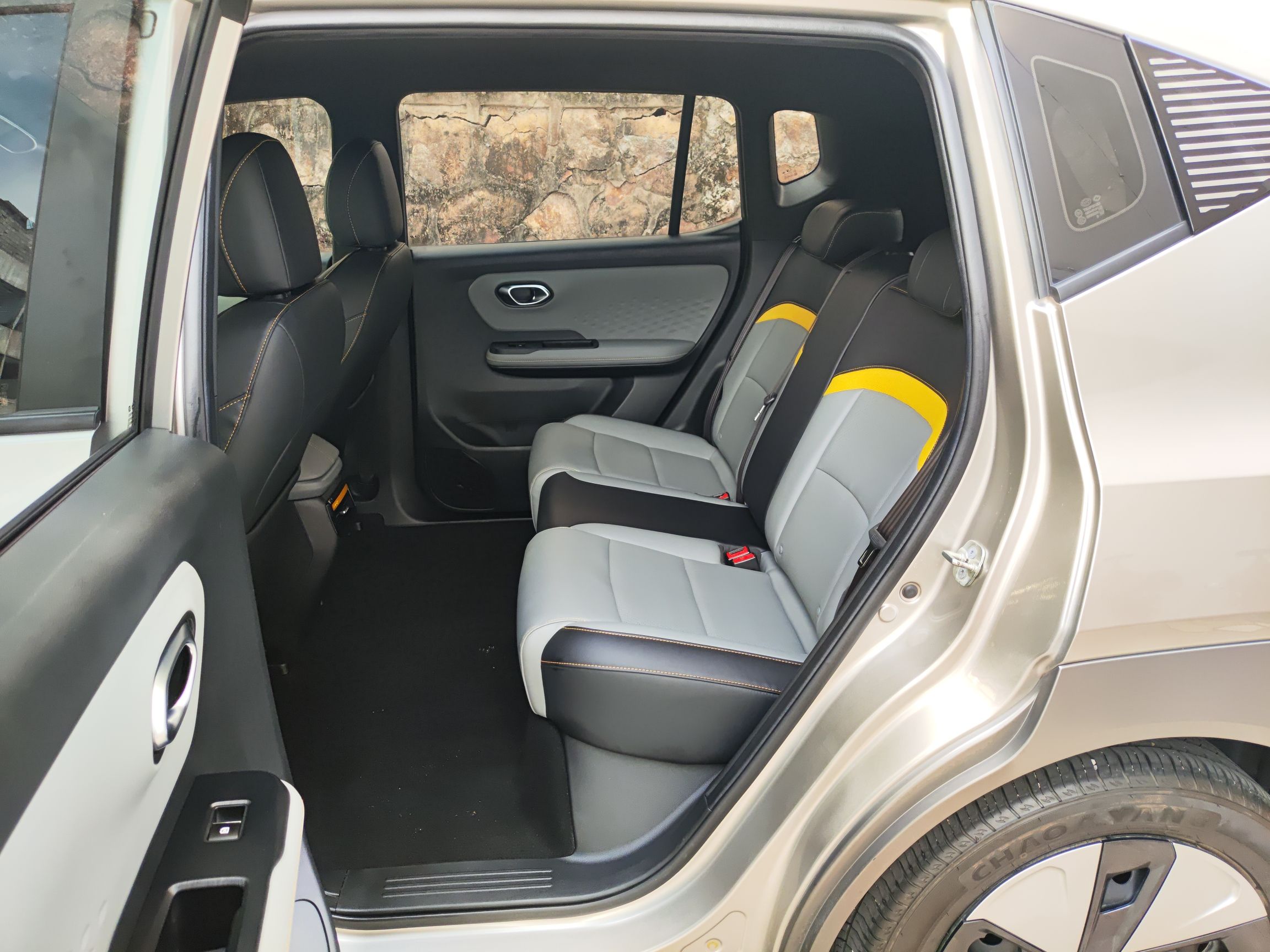 广汽埃安 AION Y 2022款 70 畅享版 磷酸铁锂