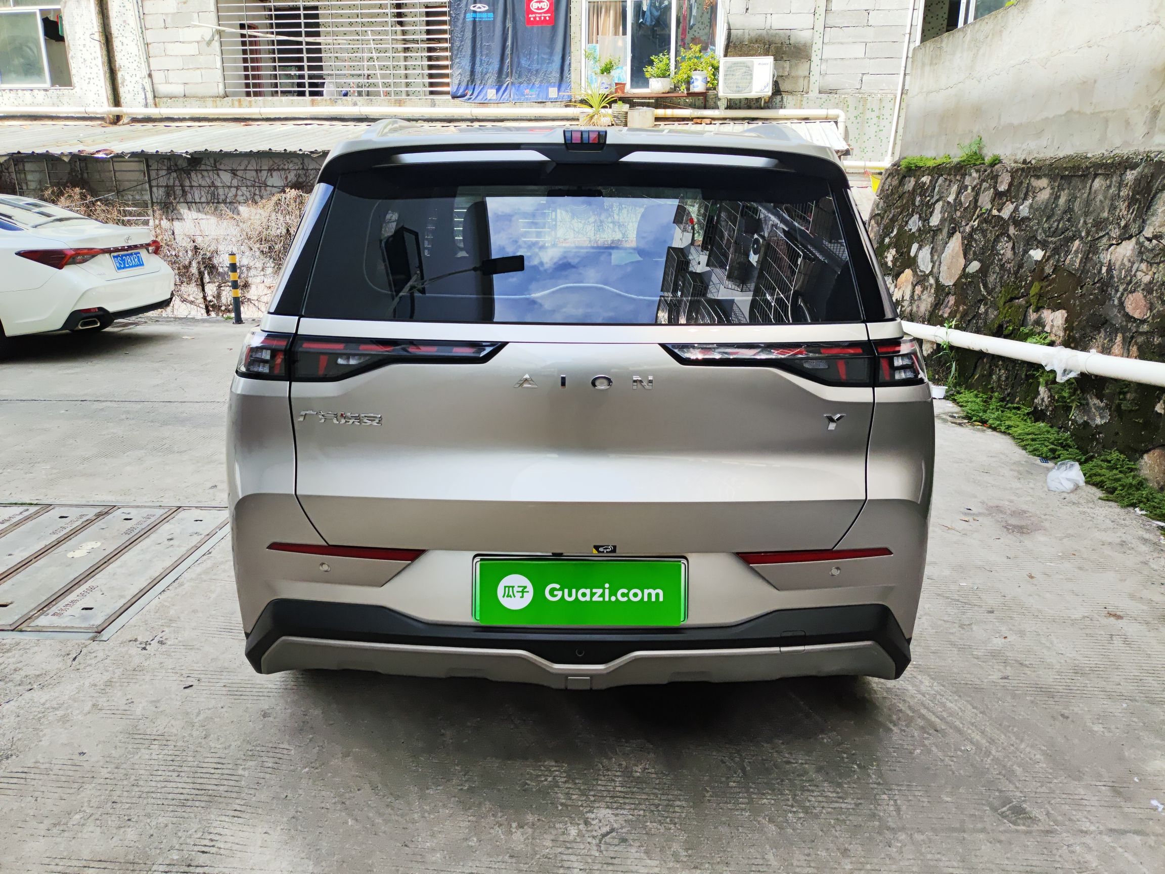 广汽埃安 AION Y 2022款 70 畅享版 磷酸铁锂