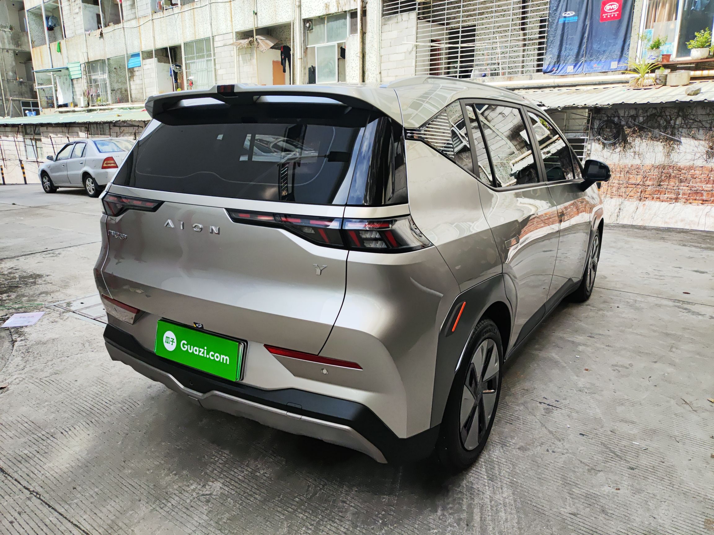 广汽埃安 AION Y 2022款 70 畅享版 磷酸铁锂