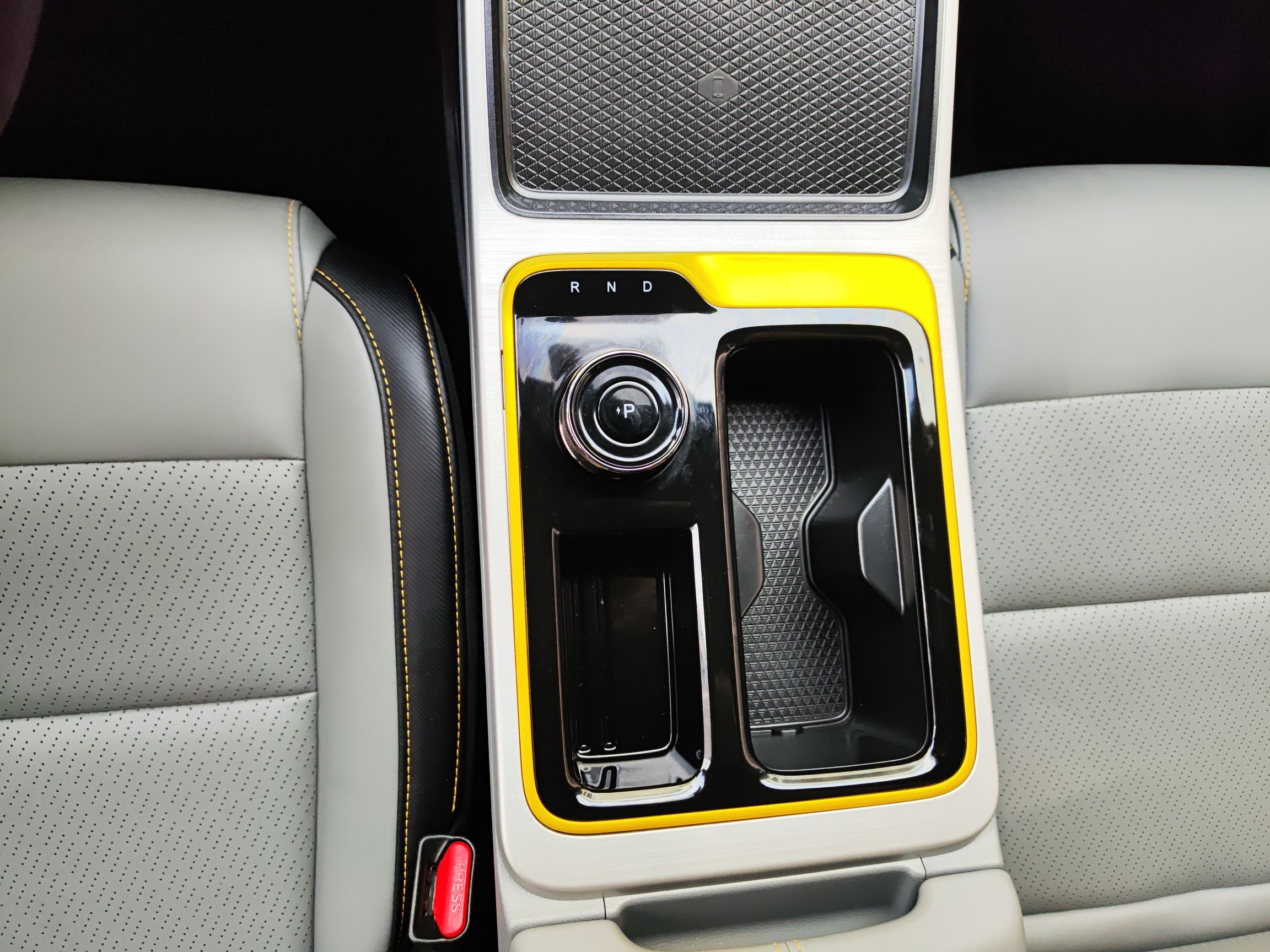 广汽埃安 AION Y 2022款 70 畅享版 磷酸铁锂