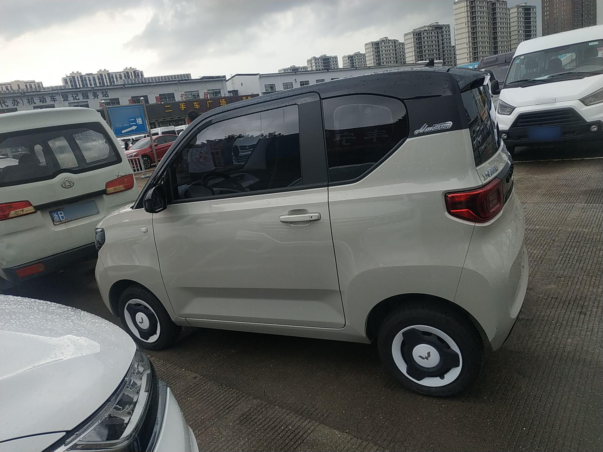 五菱汽车 宏光MINI EV 2021款 马卡龙时尚款 磷酸铁锂