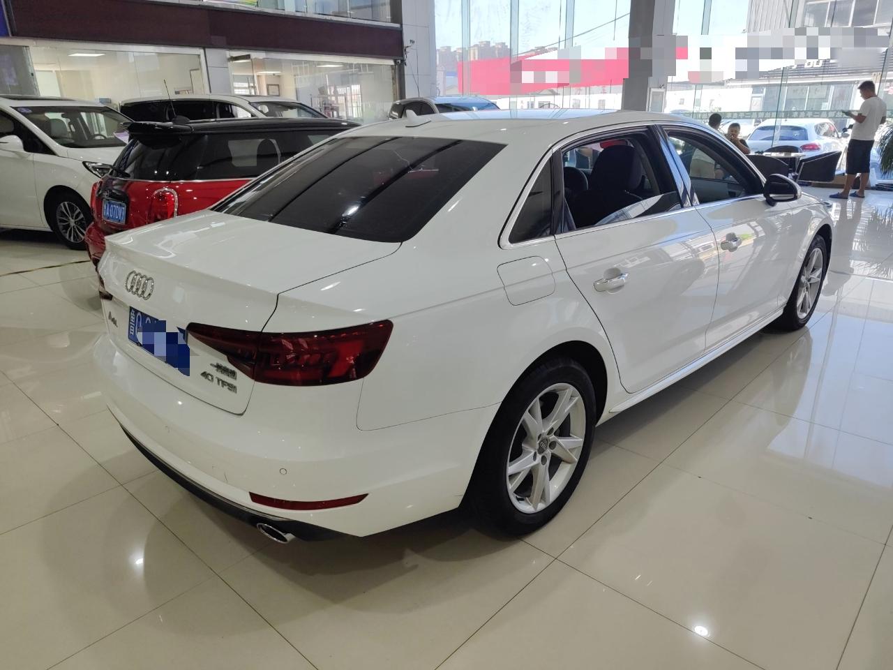 奥迪A4L 2018款 30周年年型 40 TFSI 进取型