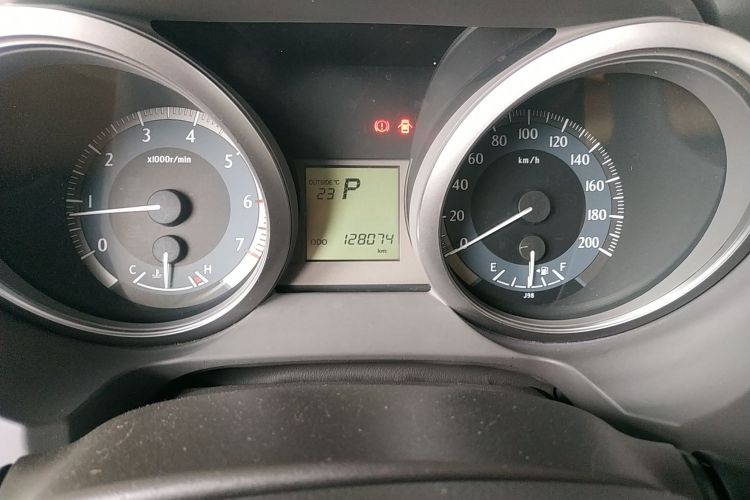 丰田 普拉多 2015款 2.7L 自动标准版中控内饰15